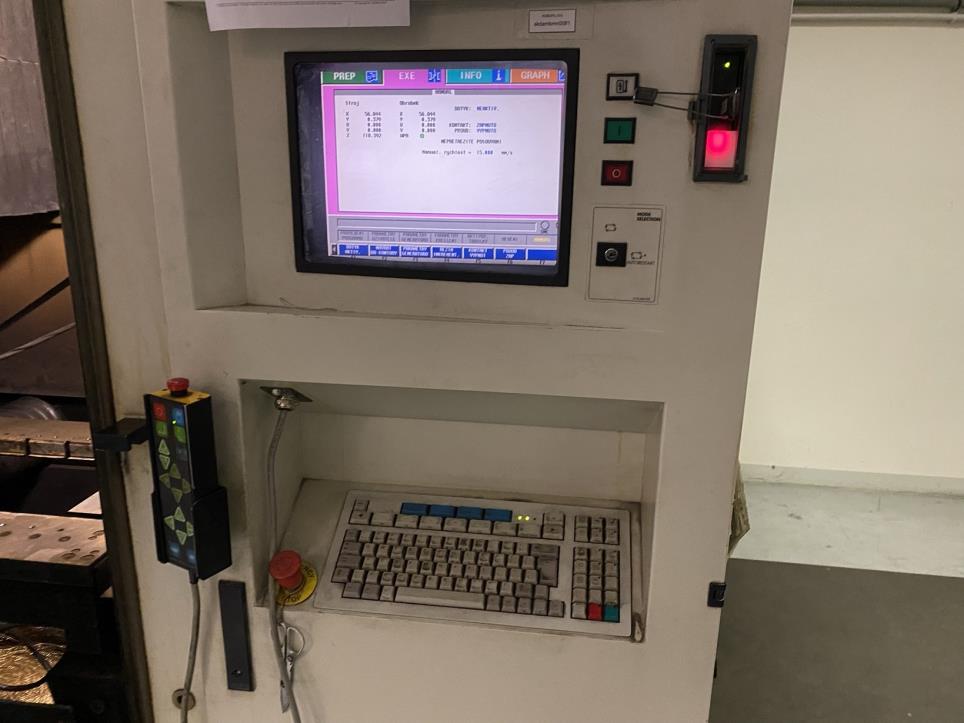 Kovoobrábecí stroje a pracovní obuv-3